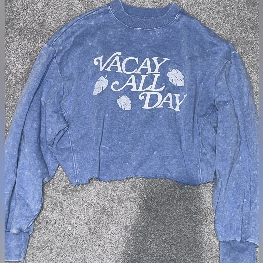 PINK Victoria's Secret Blue 'VACAY ALL DAY' Cropped Sweatshirt